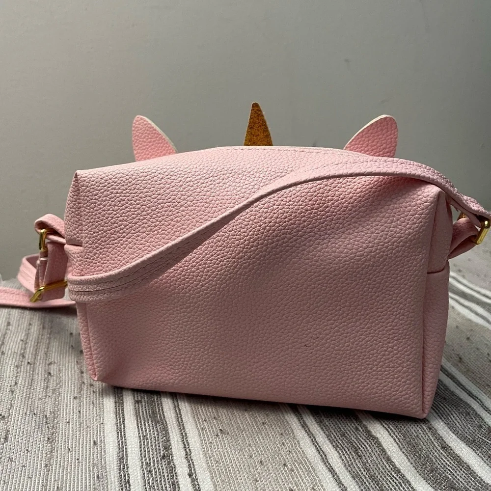 Adorable Unicorn Crossbody Bag – Pink with Glitter Horn & 3D Eyes